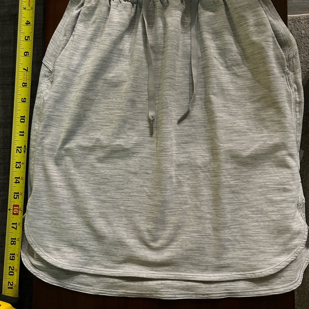 Lululemon On the Fly Skirt Women's Size 4